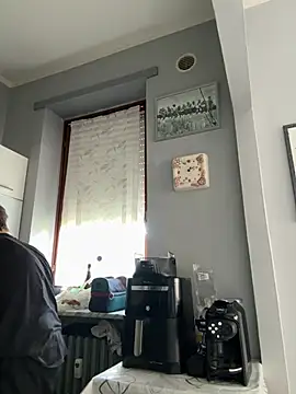 Snapshot of Axl_hot chatting on February 19, 2026, 12:13 pm Axl hot online show from February 19, 2026, 12:13 pm