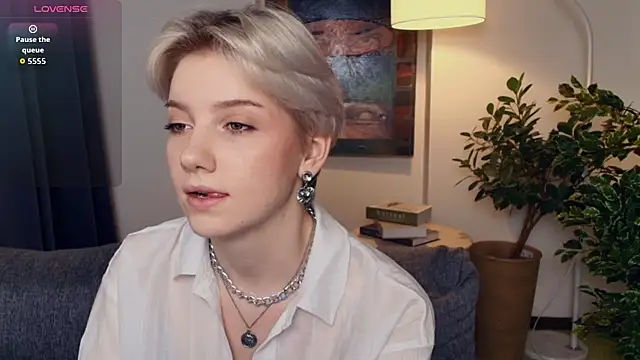 Snapshot of OdelynaAsp chatting on December 5, 2025, 11:42 am OdelynaAsp online show from December 5, 2025, 11:42 am