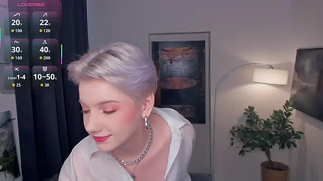 Snapshot of OdelynaAsp chatting on October 19, 2025, 11:46 am OdelynaAsp online show from October 19, 2025, 11:46 am