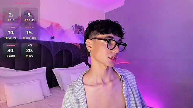 Phillicious   online show from October 25, 2025, 9:26 pm