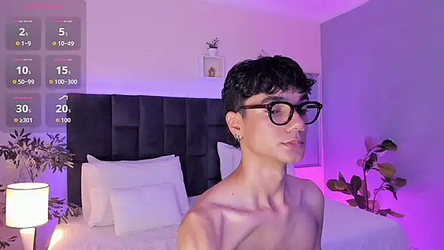 Phillicious   online show from November 8, 2025, 10:13 pm