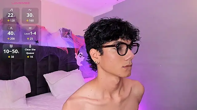 Phillicious   online show from October 10, 2025, 9:59 pm