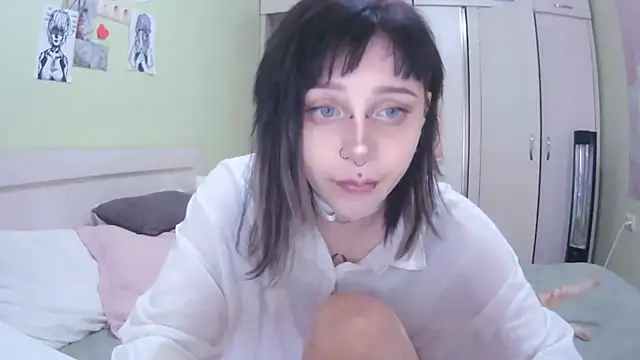 SineKiraReal online show from September 26, 2025, 10:33 am