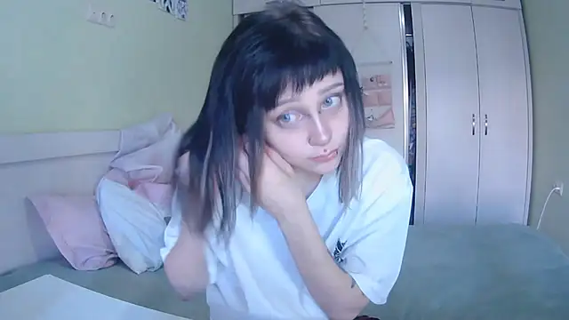 SineKiraReal online show from September 23, 2025, 10:22 am