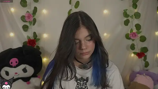 Snapshot of cutee_andrea chatting on June 23, 2026, 2:53 am cutee andrea online show from June 23, 2026, 2:53 am