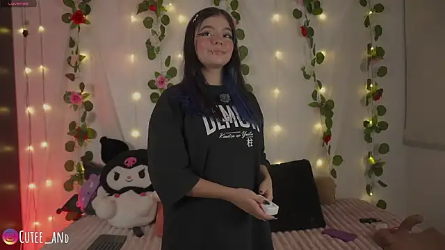 Snapshot of cutee_andrea chatting on July 9, 2026, 3:51 am cutee andrea online show from July 9, 2026, 3:51 am