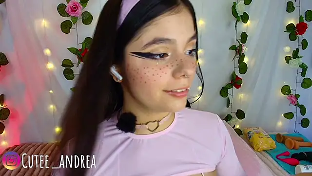 Snapshot of cutee_andrea chatting on November 8, 2025, 3:32 am cutee andrea online show from November 8, 2025, 3:32 am