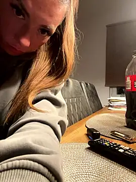 Snapshot of mrs_pussy chatting on April 17, 2026, 2:14 am mrs pussy online show from April 17, 2026, 2:14 am