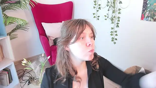Snapshot of Sense_Of_Rosemary chatting on May 6, 2026, 5:33 am Sense Of Rosemary online show from May 6, 2026, 5:33 am