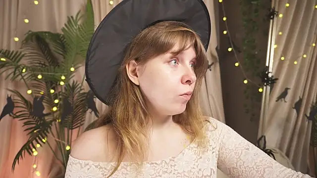 Snapshot of Sense_Of_Rosemary chatting on October 30, 2025, 6:01 am Sense Of Rosemary online show from October 30, 2025, 6:01 am