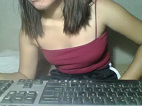 Skinny PinayGirljust18 online show from April 16, 2026, 8:31 pm