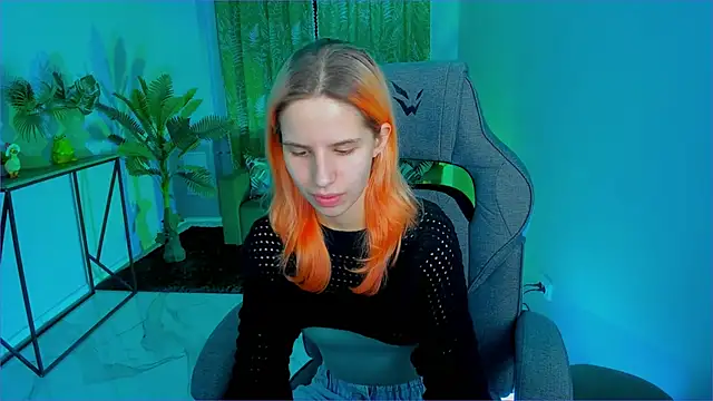 Snapshot of NitaNihil chatting on December 1, 2025, 7:09 am NitaNihil online show from December 1, 2025, 7:09 am