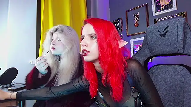 Snapshot of NitaNihil chatting on October 16, 2025, 8:06 pm NitaNihil online show from October 16, 2025, 8:06 pm