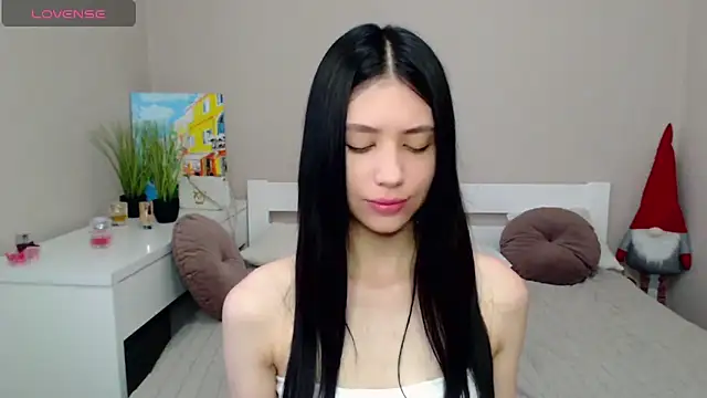 SelinLi online show from June 12, 2026, 6:11 am
