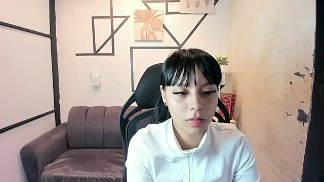 IvonnePrince  online show from September 27, 2025, 12:44 pm