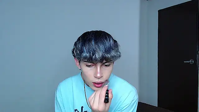 Snapshot of john_vichenso chatting on November 11, 2025, 10:37 pm john vichenso online show from November 11, 2025, 10:37 pm