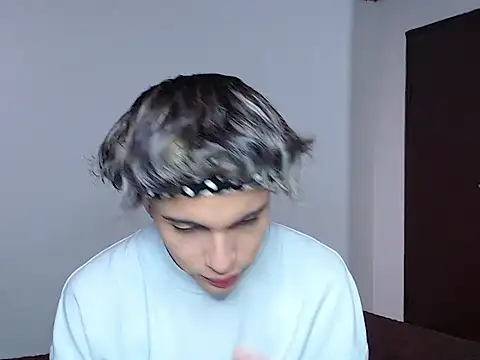 Snapshot of john_vichenso chatting on November 4, 2025, 10:13 pm john vichenso online show from November 4, 2025, 10:13 pm