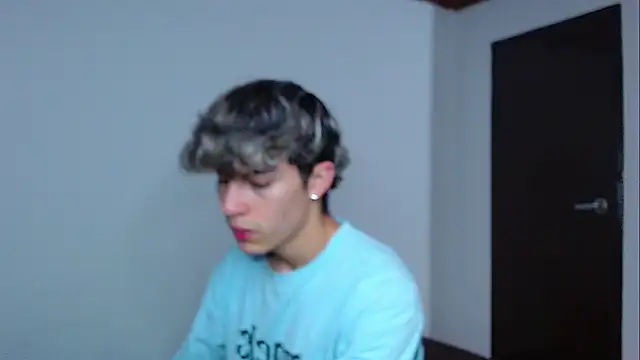 Snapshot of john_vichenso chatting on December 5, 2025, 9:01 pm john vichenso online show from December 5, 2025, 9:01 pm