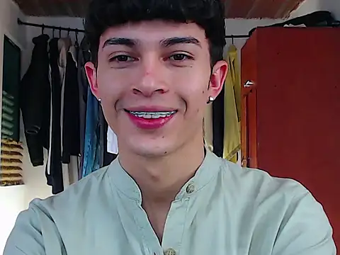 Snapshot of john_vichenso chatting on September 9, 2025, 9:35 pm john vichenso online show from September 9, 2025, 9:35 pm