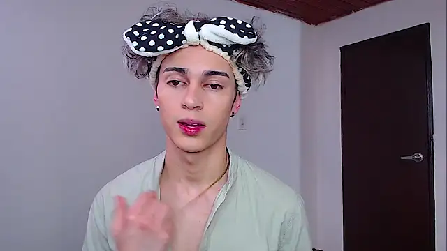 Snapshot of john_vichenso chatting on December 1, 2025, 9:48 pm john vichenso online show from December 1, 2025, 9:48 pm