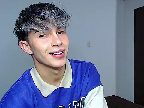 Snapshot of john_vichenso chatting on October 22, 2025, 10:19 pm john vichenso online show from October 22, 2025, 10:19 pm