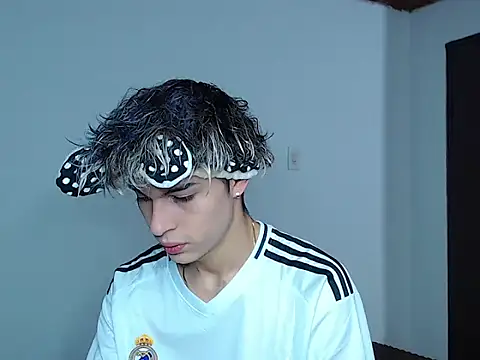 Snapshot of john_vichenso chatting on November 26, 2025, 11:16 pm john vichenso online show from November 26, 2025, 11:16 pm