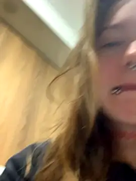 Snapshot of VesnaCrystal chatting on October 15, 2025, 9:39 am VesnaCrystal online show from October 15, 2025, 9:39 am