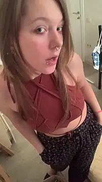 VesnaCrystal online show from February 15, 2026, 10:36 am