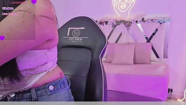 ZURY TAY online show from February 20, 2026, 11:34 am