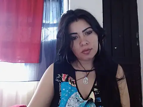 Luna Indiaa online show from October 6, 2025, 2:40 pm