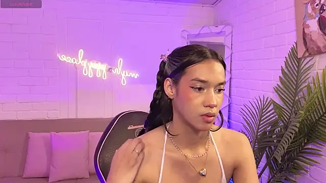 artemiss tay online show from November 7, 2025, 7:18 pm