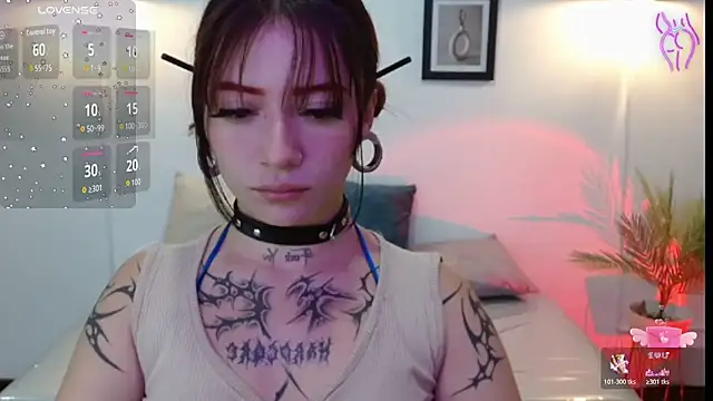 Snapshot of Evanss_lx chatting on November 30, 2025, 1:45 pm Evanss lx online show from November 30, 2025, 1:45 pm