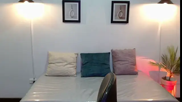 Snapshot of Evanss_lx chatting on December 14, 2025, 1:17 pm Evanss lx online show from December 14, 2025, 1:17 pm