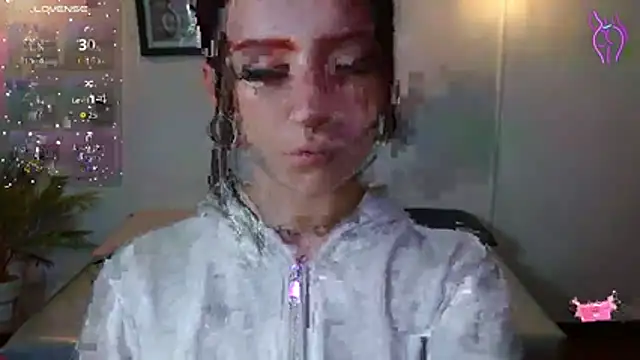 Snapshot of Evanss_lx chatting on November 15, 2025, 12:53 pm Evanss lx online show from November 15, 2025, 12:53 pm