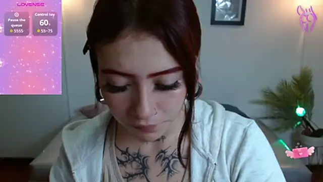 Snapshot of Evanss_lx chatting on November 11, 2025, 12:33 pm Evanss lx online show from November 11, 2025, 12:33 pm