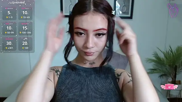 Snapshot of Evanss_lx chatting on November 12, 2025, 6:45 pm Evanss lx online show from November 12, 2025, 6:45 pm