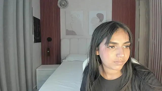 Jessgarcia  online show from September 26, 2025, 9:43 pm