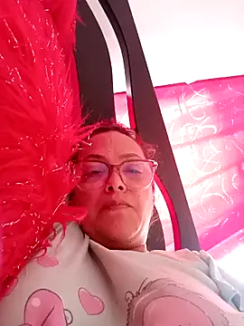 Snapshot of Lady_16 chatting on November 10, 2025, 4:12 pm Lady 16 online show from November 10, 2025, 4:12 pm