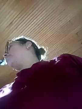 Snapshot of Lady_16 chatting on November 7, 2025, 10:46 pm Lady 16 online show from November 7, 2025, 10:46 pm