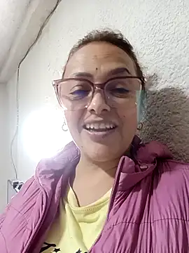 Snapshot of Lady_16 chatting on November 28, 2025, 2:01 am Lady 16 online show from November 28, 2025, 2:01 am