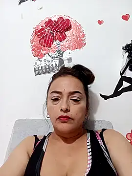 Snapshot of Lady_16 chatting on September 19, 2025, 10:47 pm Lady 16 online show from September 19, 2025, 10:47 pm
