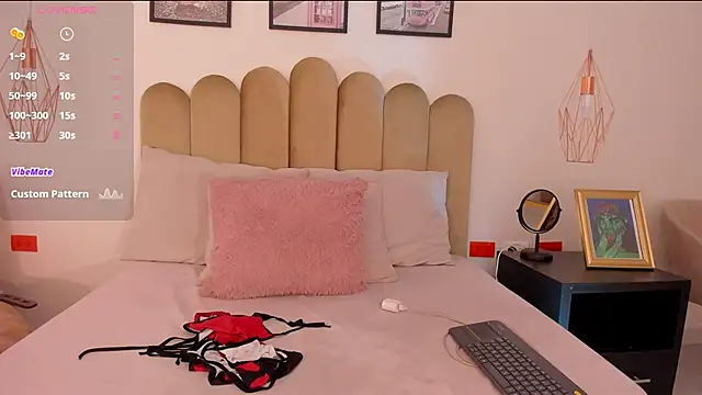 Snapshot of raven_black_ chatting on October 23, 2025, 1:32 pm raven black online show from October 23, 2025, 1:32 pm