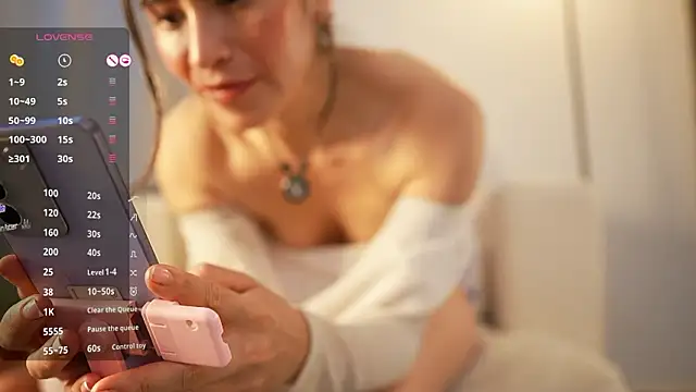 Snapshot of KristellV chatting on February 11, 2026, 11:21 am KristellV online show from February 11, 2026, 11:21 am