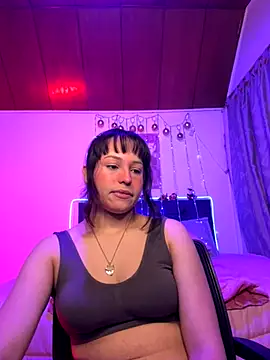 Eymmy 24 online show from November 25, 2025, 3:51 am