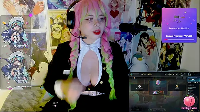 Snapshot of Lil-La chatting on December 5, 2025, 2:43 am Lil-La online show from December 5, 2025, 2:43 am