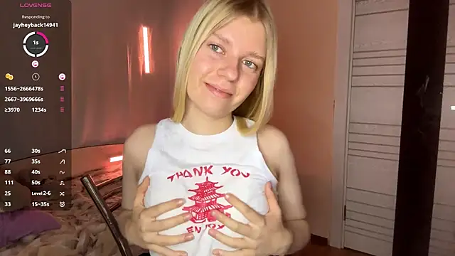 Snapshot of MaryjaneSpider chatting on October 9, 2025, 5:24 pm MaryjaneSpider online show from October 9, 2025, 5:24 pm