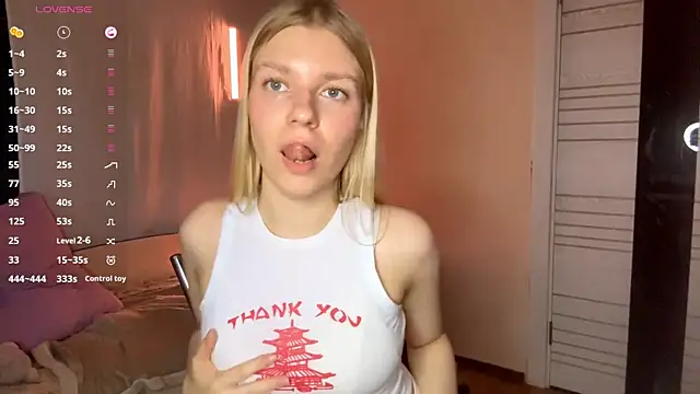 Snapshot of MaryjaneSpider chatting on October 11, 2025, 2:18 pm MaryjaneSpider online show from October 11, 2025, 2:18 pm