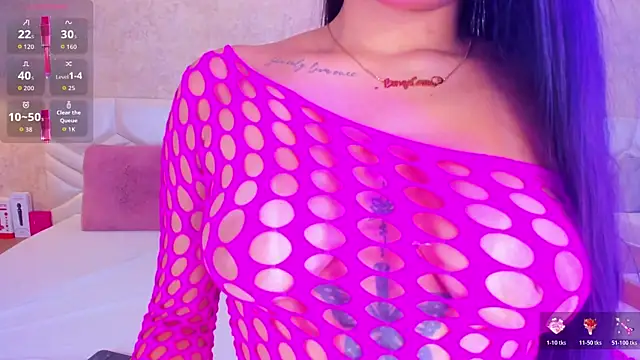 sarahyessica online show from June 8, 2026, 7:03 pm