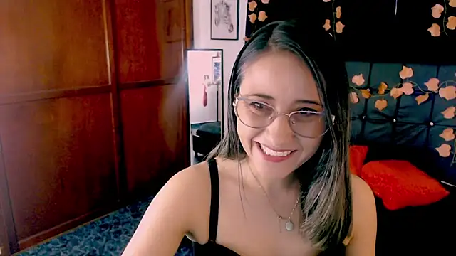 Sofia-mel online show from September 12, 2025, 10:42 pm