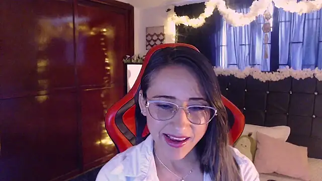 Sofia-mel online show from October 21, 2025, 8:52 pm